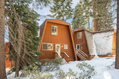 Chickaree by AvantStay A-Frame w Mountain Views