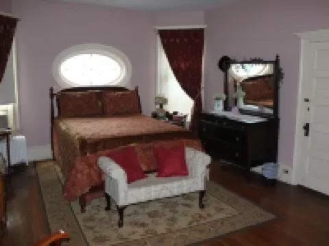 Victorian Charm Inn Hotels in Towanda