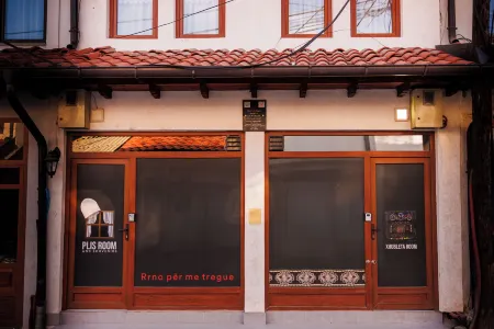 Plis Room - Old Bazaar