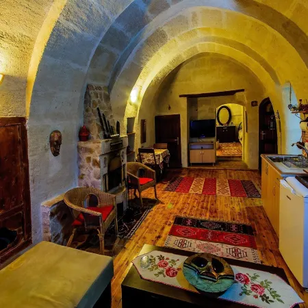 Adanos Konuk Evi