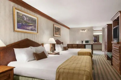 Ramada by Wyndham Saginaw Hotel & Suites Hotels in Saginaw