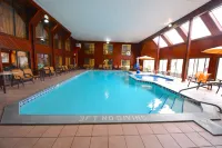 Best Western Plus Dockside Waterfront Inn - Swimmingpools