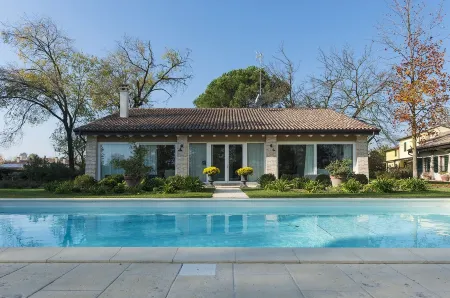 A Casa di Delia B&B Charming House Отели в г. Куарто-д'Альтино