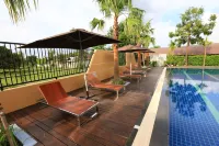 Ray Hotel Buriram - Swimmingpools