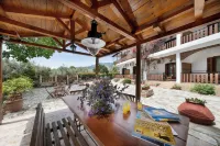 Vergonis Studios Hotel di Agios Georgios Nilias