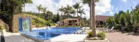 Autenthico Sajonia Hotel Aeropuerto - Kolam Renang