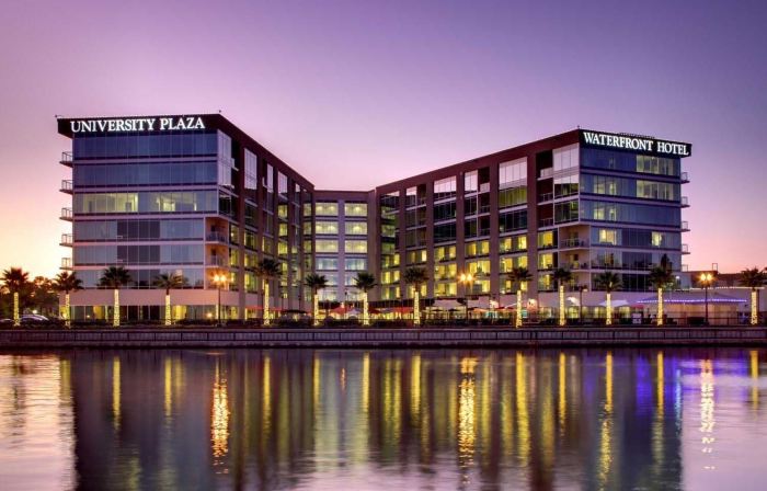 University Plaza Waterfront Hotel