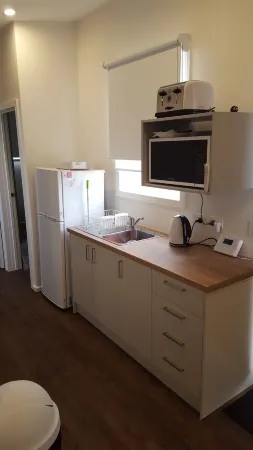 Lara Lodge Отели рядом с достопримечательностью «Ярраби Нейтив Гарден»