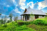 WoodVista Cottages by Jomotel Hotels in ноҳияи Шимла