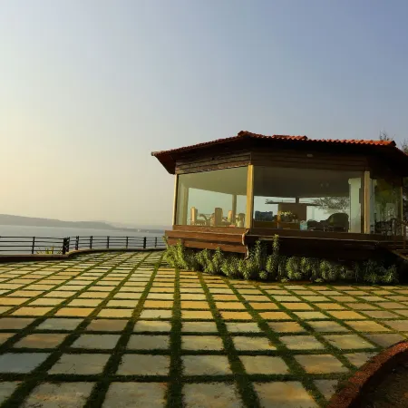 Kohinoor Samudra Beach Resort