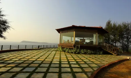 Kohinoor Samudra Beach Resort Отели в г. Ратнагири