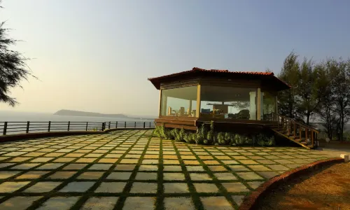 Kohinoor Samudra Beach Resort