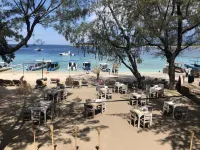 Samba Villas Beachfront View Hotels in Гили Траванган