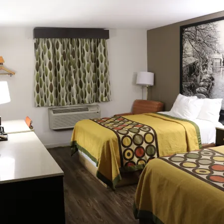 Super 8 by Wyndham San Antonio/I-35 North Отели рядом с достопримечательностью «Торговый центр "Роллинг Окс Молл"»