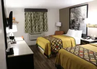 Super 8 by Wyndham San Antonio/I-35 North Hotels in Windcrest