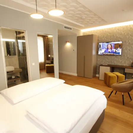 Amelie No 1 Hotel & Appartements