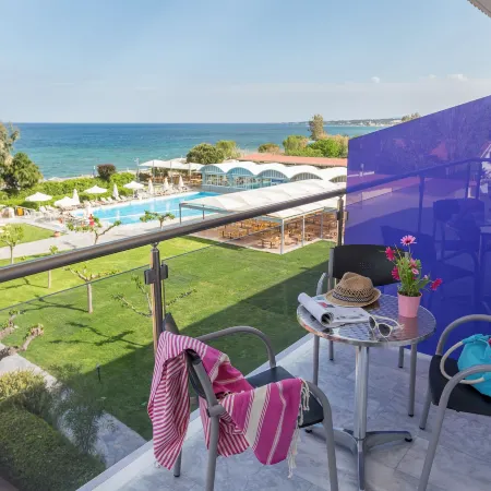 Golden Coast Hotel & Bungalows - All Inclusive