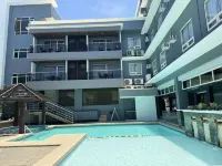 Circle Inn - Iloilo City Center - Pools