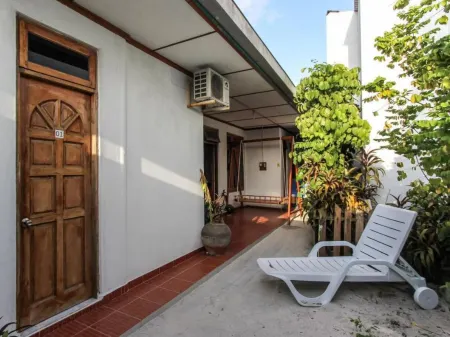 Goby Lodge Guest House Отели в г. Mahibadhoo