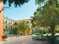 Park Hotel Jolanda Các khách sạn gần Jungle Adventure Park