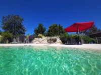 Camping les Peupliers Hotels in Plonéour-Lanvern