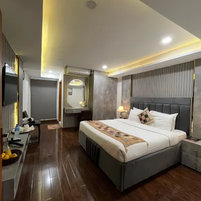 Hotel de Papae Hotels near F-6 Sector