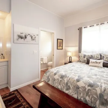 Aloha Junction Bed and Breakfast -Minutes Away from Hawaii Volcanoes National Park