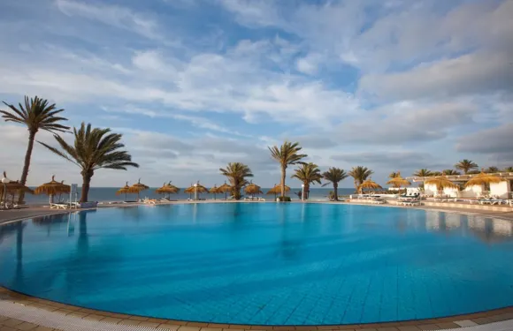 歐爾茂拉迪吉爾巴島門采爾酒店