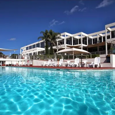Opal Cove Resort Hotels near The Big Banana Fun Park