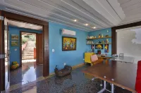 Cliffside Luxury Inn