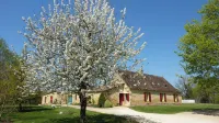 La Borie du Chevrier Hôtels à : Saint-Avit-Sénieur