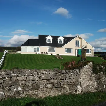 Ladakh House- 3 BHK Ladakh themed Villa near Matheran - Housity