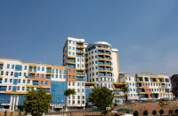 Tropical Plaza Apartments - Mountain view