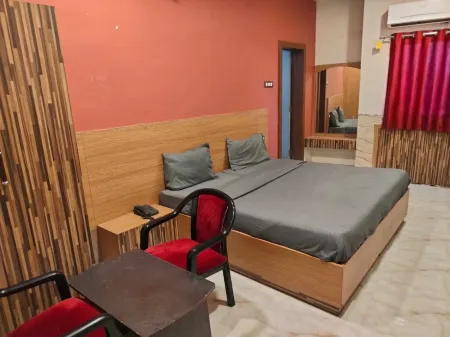 Nirmalya Plaza Отели в г. Берхампур