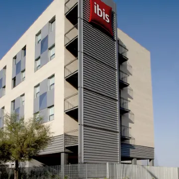 Ibis Lleida Hotels near Lleida Pirineus Railway Station