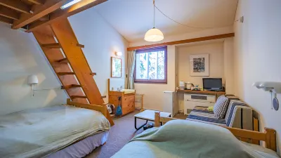 ลอดจ์ สโคล โรงแรมใน