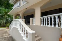 Ocean Vista Hotels in Au Cap