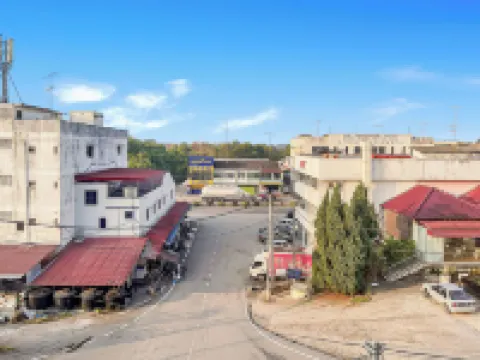 3 bedroom Hotels in Yong Peng