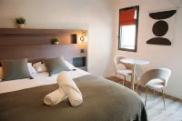 Appart'hôtel le Corot - Accès Autonome - Saint-Junien Centre Hotel a Chabanais