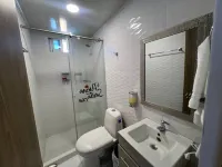 Piscina Sarita Club Boutique Hotels in Girardot