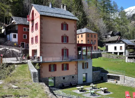 Unique Hotel Fusio Отели в г. Bosco Gurin