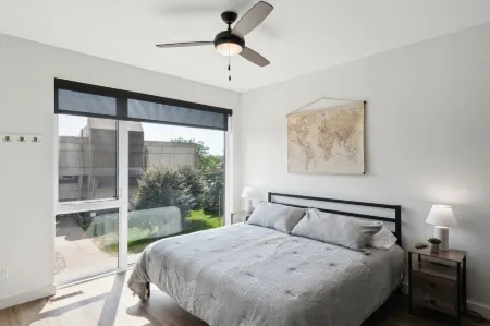 New Modern Townhome with Rooftop Patio 2 Bedroom Townhouse by RedAwning