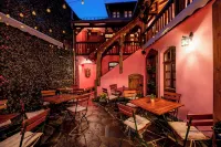 Boutique Hotel Von Graf Hoteles cerca de Torre del Reloj