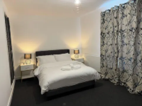 Cozy Retreat in Bridgend with 4 Bedrooms Hotels in Bridgend