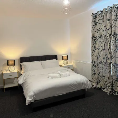 Cozy Retreat in Bridgend with 4 Bedrooms