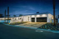 Sleeps 23 Luxury Villa w Pool Hot Tub Pickleball Court Bravo Villa 10 by AvantStay