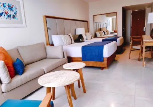 ปาร์ค รอยัล บีช มาซาตลาน โรงแรมใน