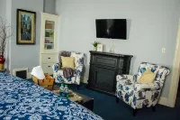 Evans Holly Grove Inn B&B Hotels in Burlington