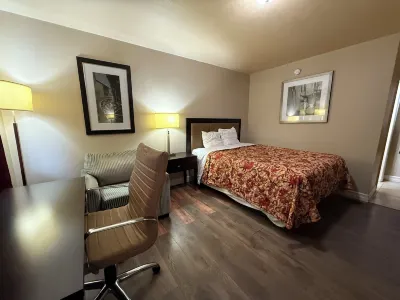 Mohawk Motel Hotels near Serenity Country Candles