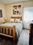 Harbor Hideway is a cozy, romantic gem minutes away from Jamestown Marina! - 3-Star